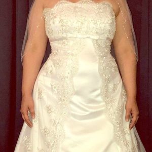 Never worn wedding dress